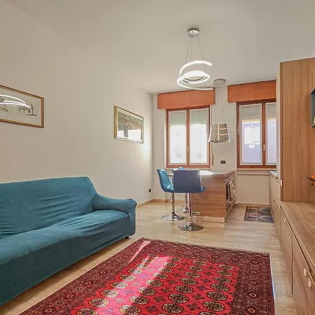 Juliet's Terrace On The River *