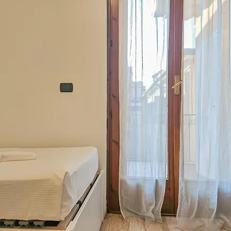 Juliet's Terrace On The River Daire Verona