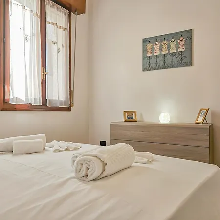 Juliet's Terrace On The River Verona