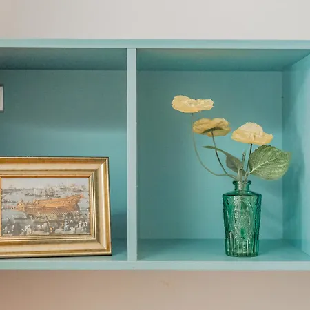 Juliet's Terrace On The River *