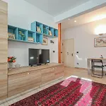 Juliet's Terrace On The River Apartment